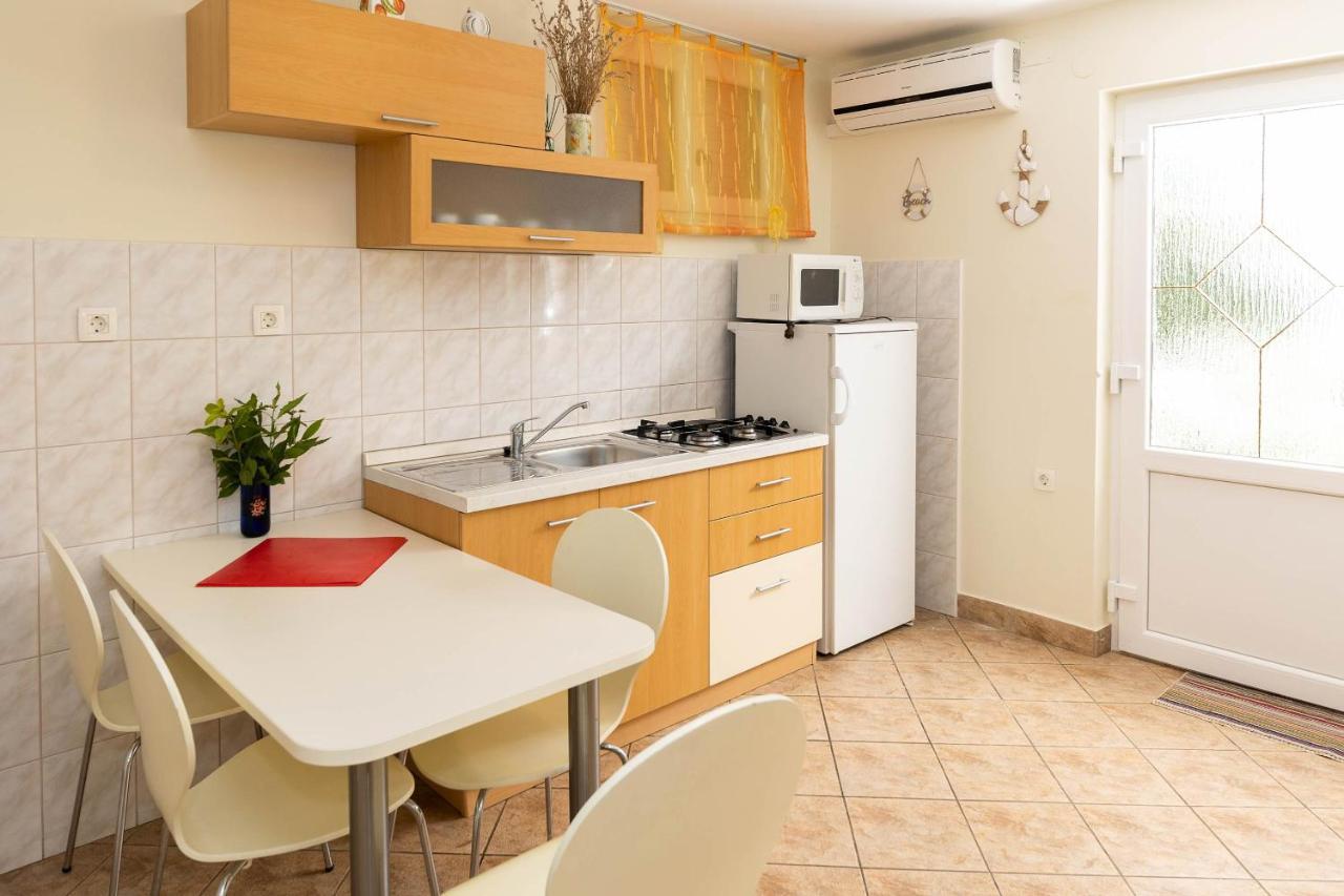 Apartments Nada Selce Exterior foto